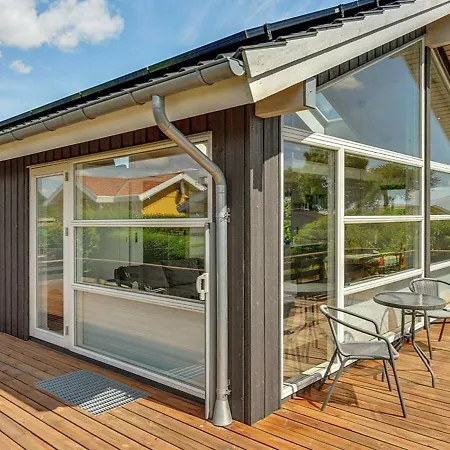 Beachfront Bliss In Hejlsminde - By Traum Hejls