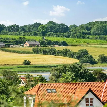 Beachfront Bliss In Hejlsminde - By Traum Holiday home *